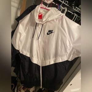 nike windbreaker
